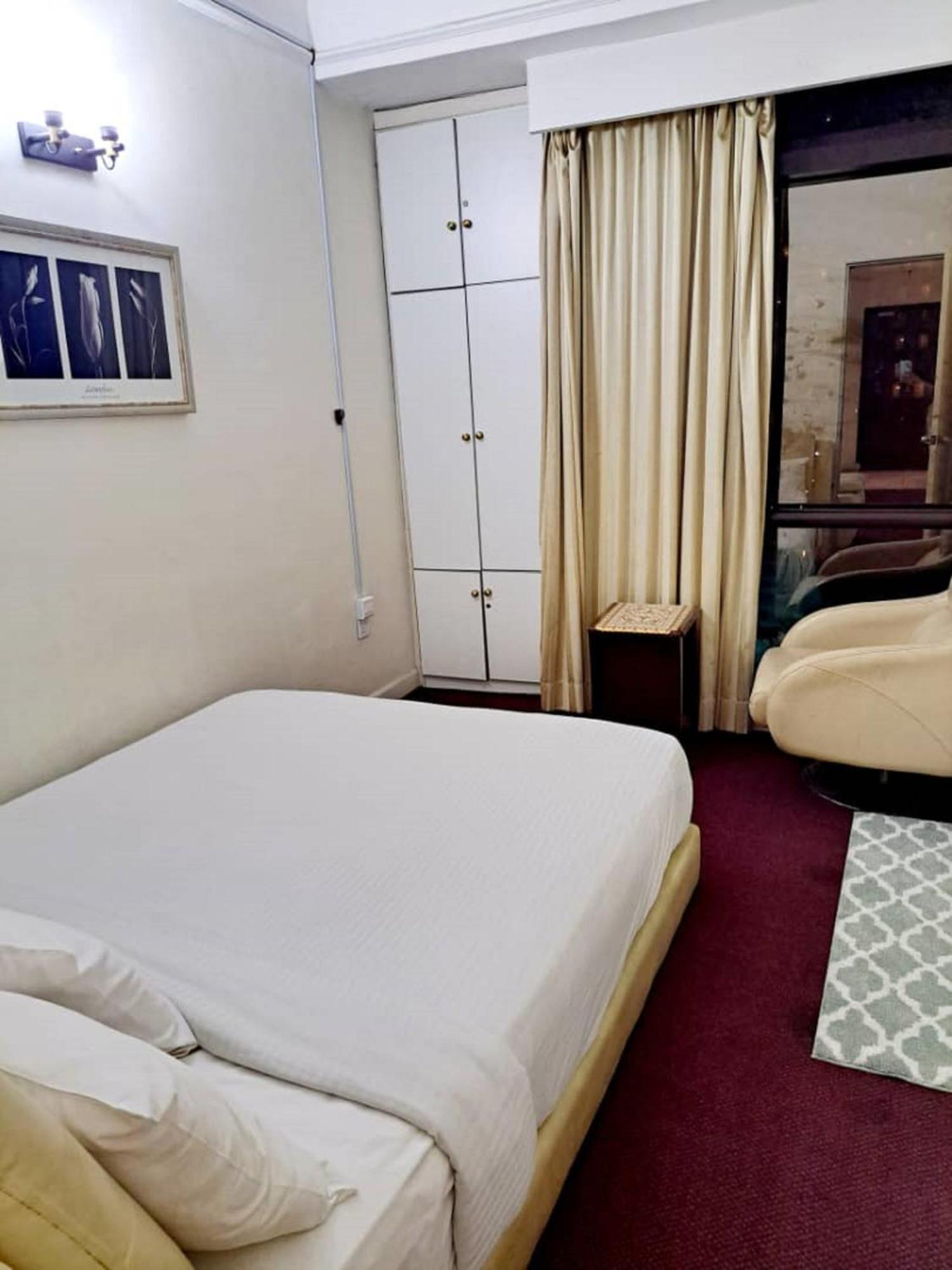East Service Times Square Kl Apartment